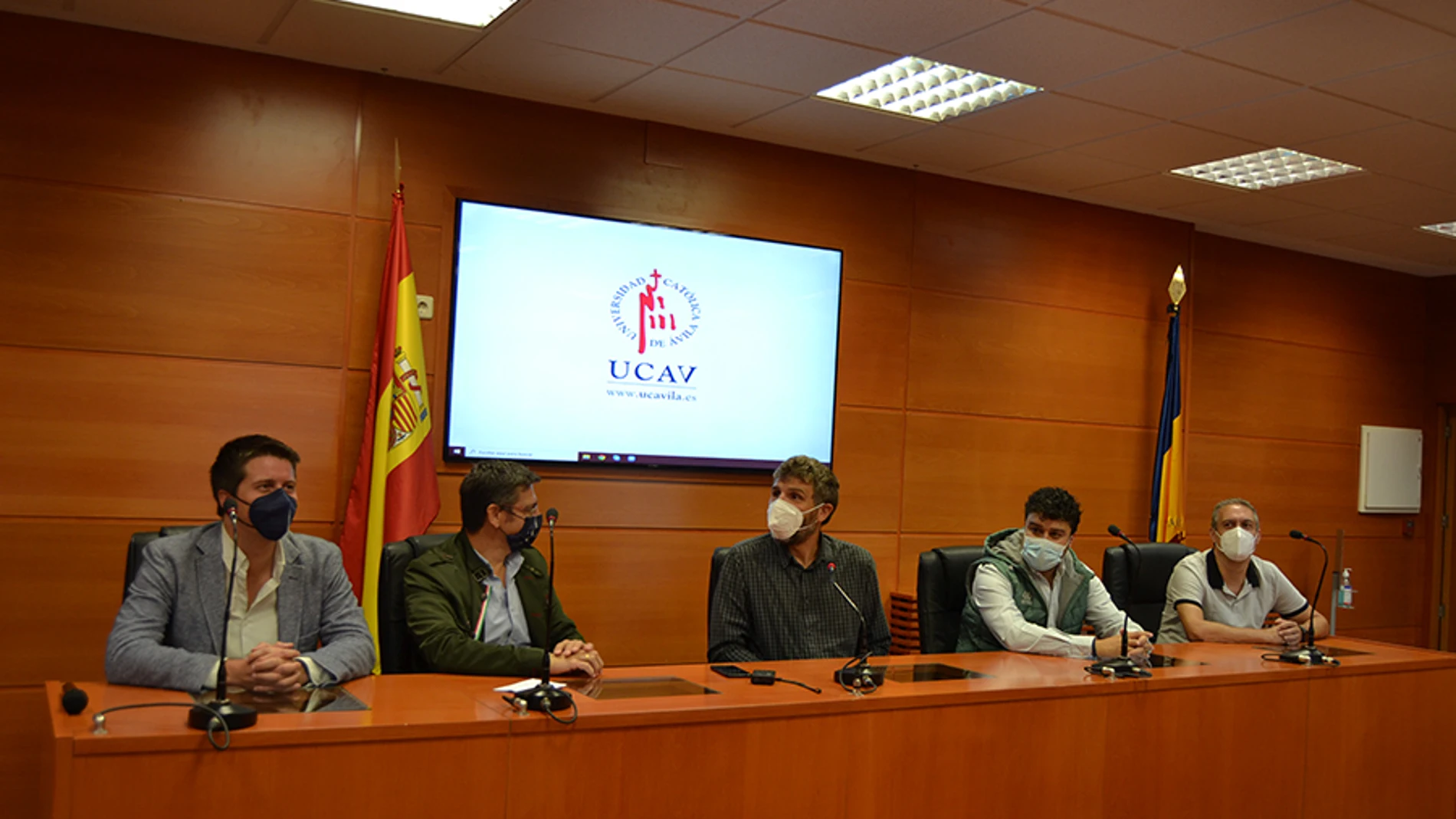 Ricardo Reier, director Ávila Business School, presenta a los expertos en dirección de instalaciones deportivas