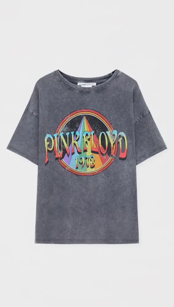 Camiseta con efecto desteñido de Pink Floyd, de Pull&Bear