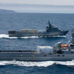 Fotos de los dos barcos experimentales no tripulados de la Marina de EEUU, el USS Nomad y el USS Ranger