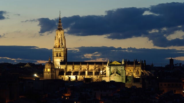 Vista de la ciudad de Toledo al caer el sol