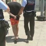 Detención por parte de agentes de los Mossos d'Esquadra