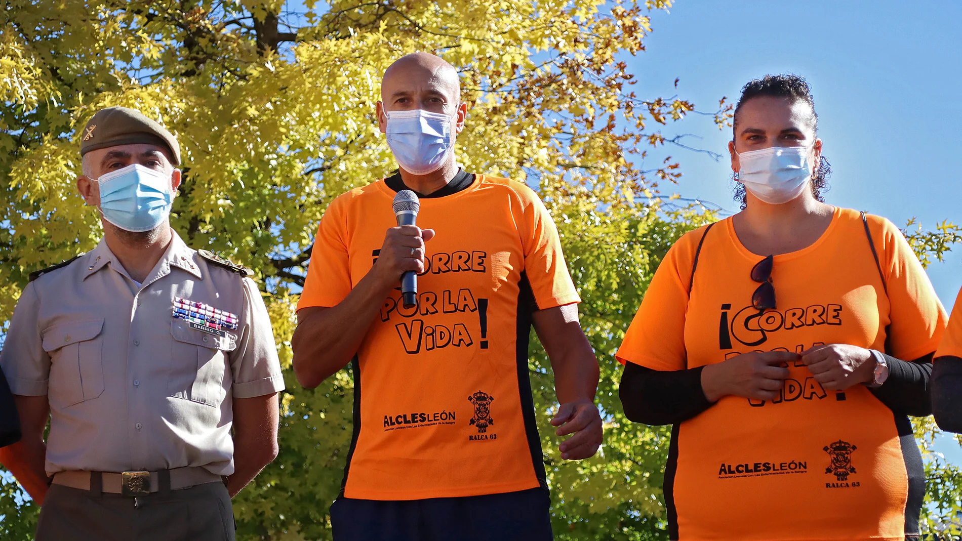 Carrera solidaria de Alcles, con la participación del alcalde de León, JoséAntonio Diez, el coronel Carlos Barrio y la concejala Vera López