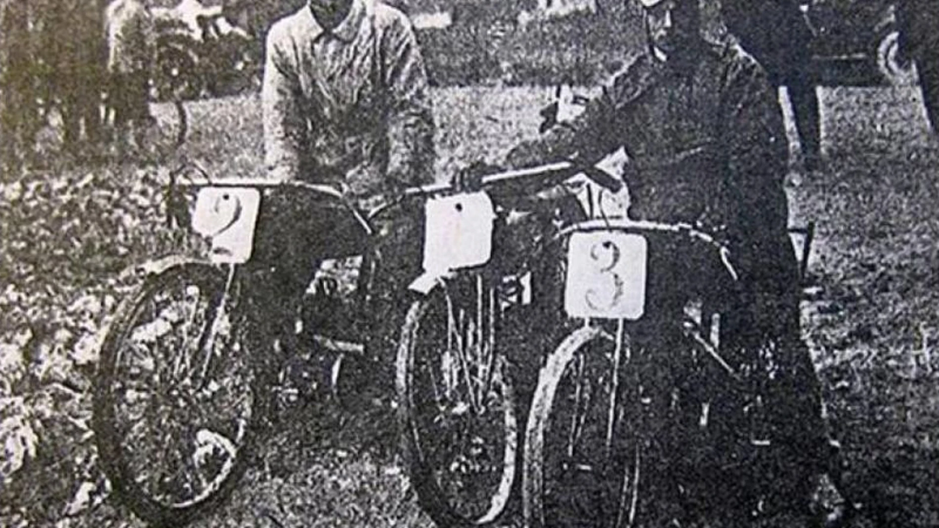 El 20 de Septiembre de 1896 se celebró la primera carrera oficial de motos