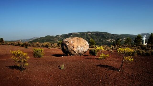 El volcán de Cofrentes o Cerro de Agras, situado a unos tres kilómetros de la Central Nuclear