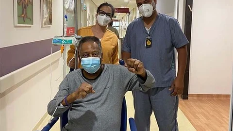 Edson Arantes do Nascimento, Pelé, en el hospital Albert Einstein de Sao Paulo.