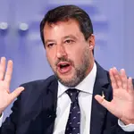 El líder de la Liga, Matteo Salvini, se opone a enviar armamento a Ucrania por motivos pacifistas y de ética cristiana
