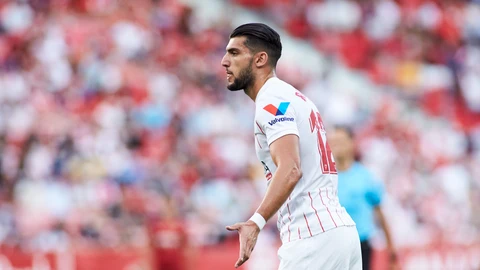 Rafa Mir con el Sevilla.