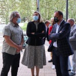 La consejera de Familia e Igualdad de Oportunidades, Isabel Blanco, firma con el presidente de la Diputación de Zamora, Francisco José Requejo, y el alcalde de Zamora, Francisco Guarido, un convenio de colaboración para la ejecución de proyectos con cargo a los Fondos Europeos