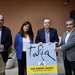 El escritor José Jiménez Lozano protagoniza el último número de la revista cultural Turia