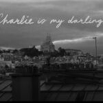Fragmento del clip "Libing in the Heart of Love", con la dedicatoria a Charlie Watts