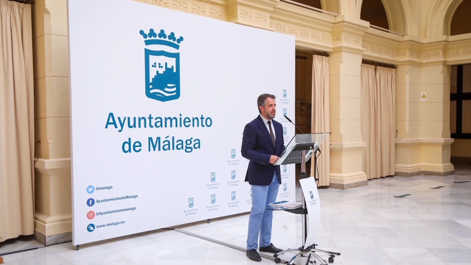 El concejal delegado de Economía y Hacienda, Carlos Conde, informa sobre los asuntos tratados en la Junta de Gobierno Local