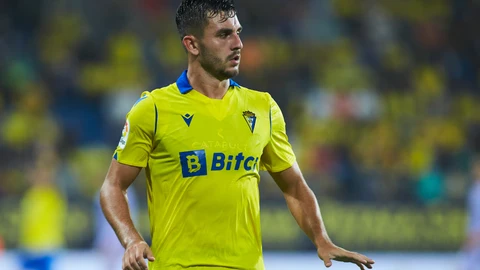 Víctor Chust con el Cádiz.