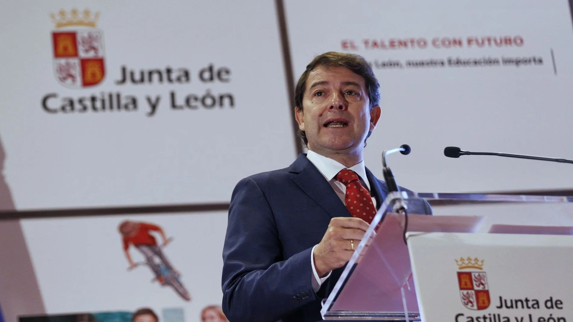 El presidente de la Junta de Castilla y León, Alfonso Fernández Mañueco, inaugura el curso 2021-2022 de las enseñanzas escolares no universitarias de Castilla y León