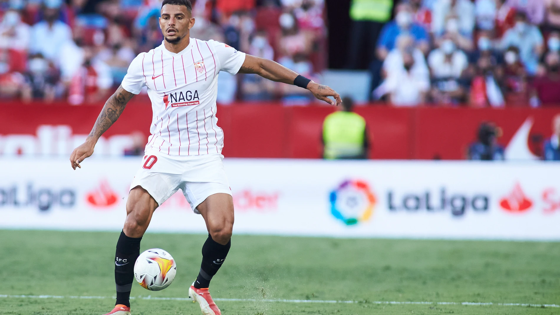Diego Carlos con el Sevilla.