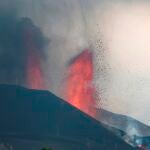 Un nuevo foco de emisión se ha abierto este sábado a en el volcán de La Palma