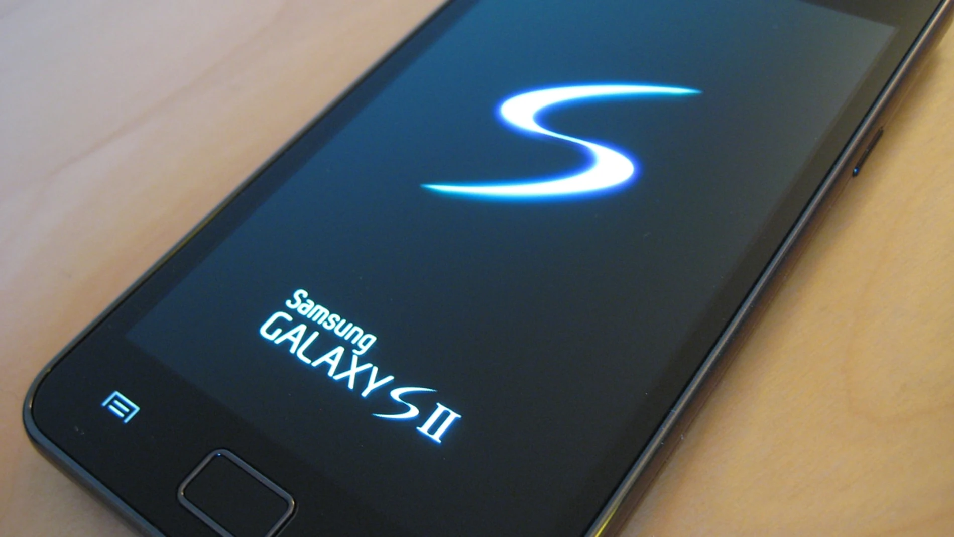 Samsung Galaxy SII fue el móvil más vendido tras su lanzamiento en 2011. Ayer, Google bloquea el acceso a sus servicios.