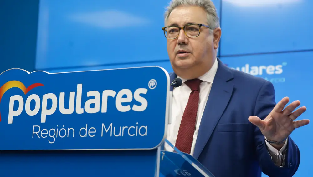El eurodiputado del PP Juan Ignacio Zoido ofrece una rueda de prensa tras participar en el Comité de Dirección del PPRM, en Murcia (España). Posteriormente Zoido tiene previsto visitar la zona del Mar Menor en la que el pasado mes de agosto aparecieron toneladas de peces muertos.