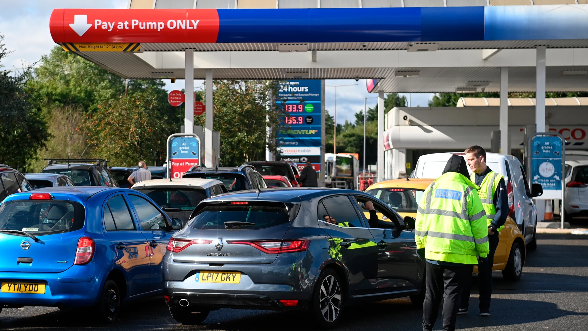 El Reino Unido lleva ya una semana sumida en el caos ante la falta de combustible en las estaciones de servicio por falta de transportista