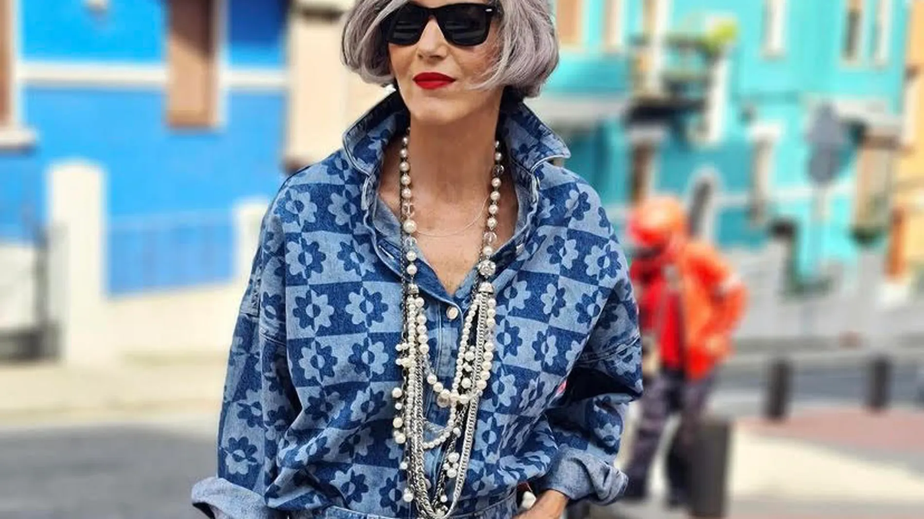 Carmen Gimeno con conjunto vaquero de Pull&Bear.