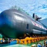 Ulsan (Korea, Republic Of), 28/09/2021.- An undated handout photo made available by the Republic of Korea Navy shows South Korea's new 3,000-ton homegrown submarine, Shin Chae-ho, in Ulsan, South Korea (issued 28 September 2021). A launch ceremony for the new submarine, capable of firing submarine-launched ballistic missiles and named after a prominent Korean independence activist, Shin Chae-ho, will take place at the shipyard of Hyundai Heavy Industries Co. in the southeastern city of Ulsan later in the day, according to the military. (Corea del Norte, Corea del Sur) EFE/EPA/REPUBLIC OF KOREA NAVY / HANDOUT SOUTH KOREA OUT HANDOUT EDITORIAL USE ONLY/NO SALES