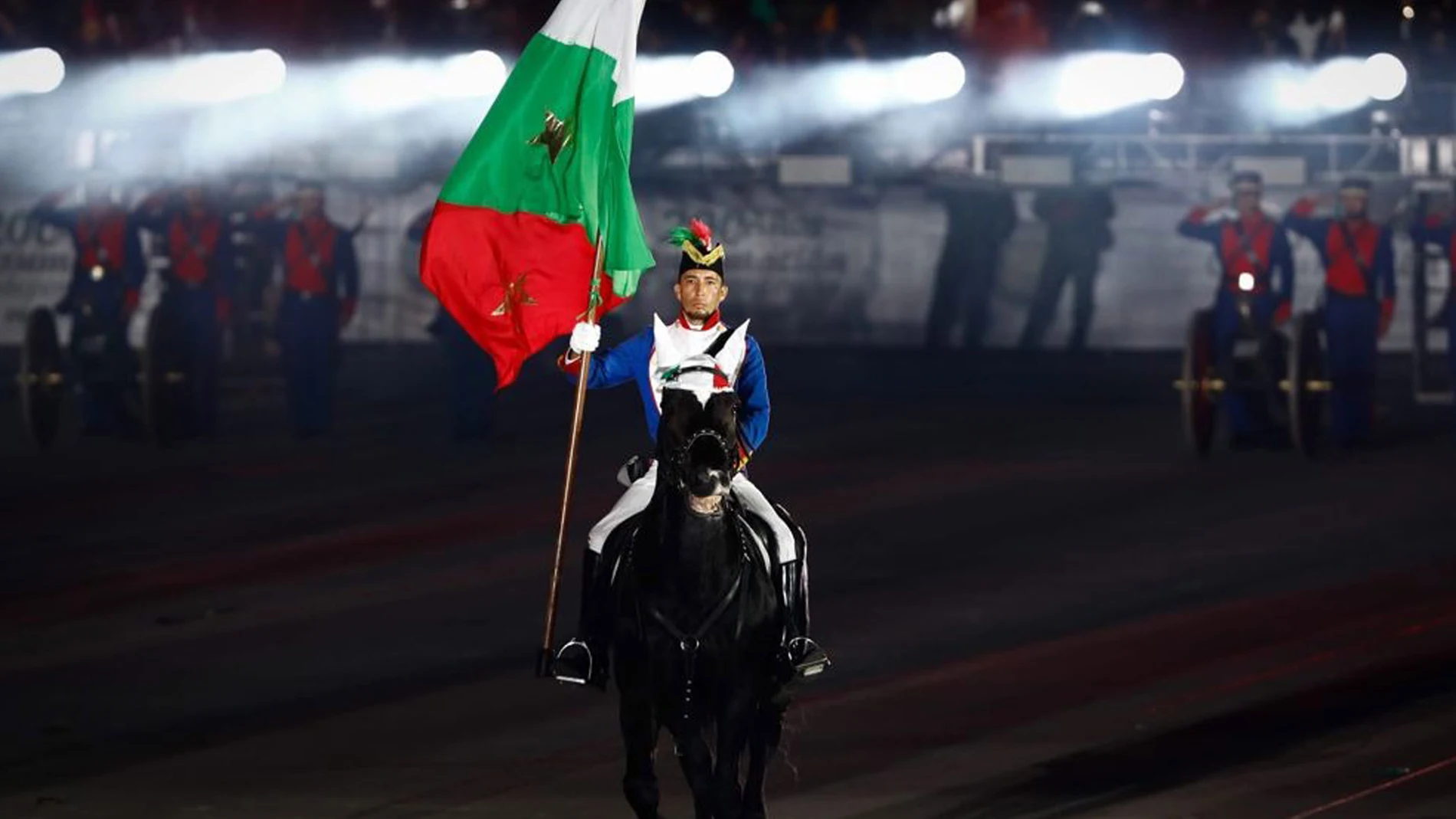 27 September 2021, Mexico, Mexico City: A soldier takes part in a parade during the commemoration of the Bicentennial of the consummation of the Independence of Mexico at Zocalo plaza in Mexico City. Photo: -/El Universal via ZUMA Press Wire/dpa-/El Universal via ZUMA Press Wi / DPA27/09/2021 ONLY FOR USE IN SPAIN