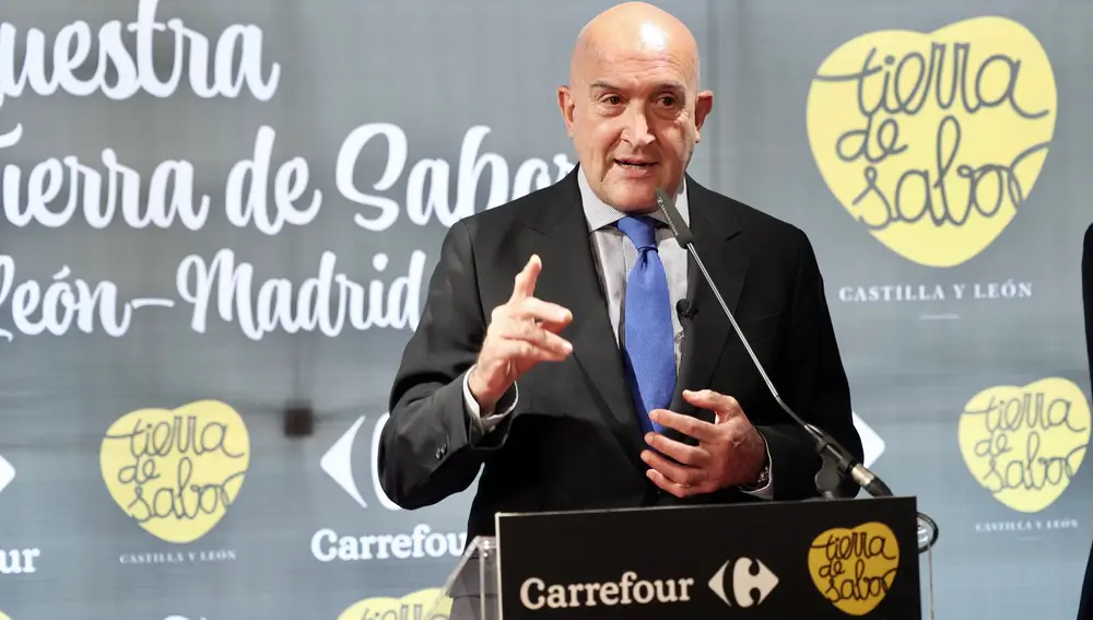 El consejero de Agricultura, Ganadería y Desarrollo Rural, Jesús Julio Carnero, presenta la promoción de Tierra de Sabor en Madrid en la cadena Carrefour