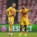 Luuk de Jong y Memphis Depay los dos delanteros del Barcelona que jugaron ante el Benfica sin rematar a puerta