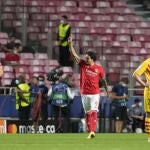 Darwin Núñez celebra el gol que le marcó al Barcelona