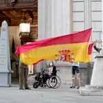  Arriado solemne de la bandera nacional en homenaje a los atletas paralímpicos en Valladolid