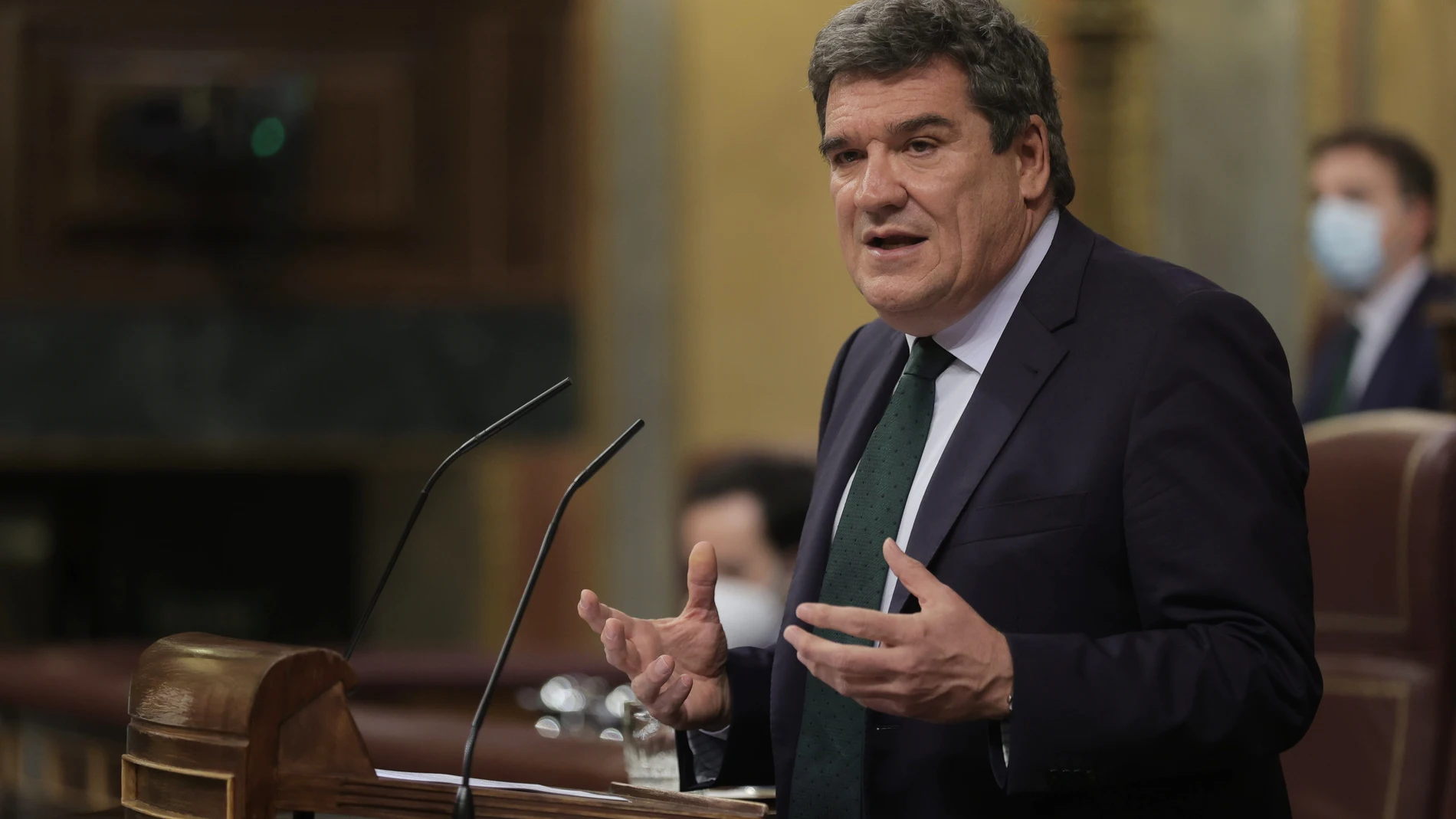 El ministro de Inclusión, Seguridad Social y Migraciones, José Luis Escrivá, en una sesión plenaria de la Cámara Baja, a 30 de septiembre de 2021, en Madrid (España)