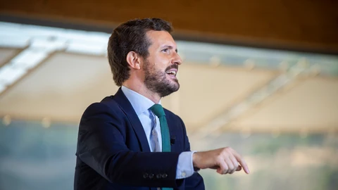 El presidente del Partido Popular, Pablo Casado, en la mesa ‘Crecimiento contra la desigualdad’, en el marco de la Convención Nacional del PP, en Cartagena, Murcia, Región de Murcia