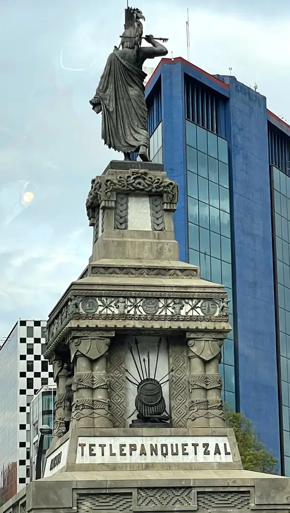 El monumento en Paseo de la Reforma dedicado a Cuauhtémoc