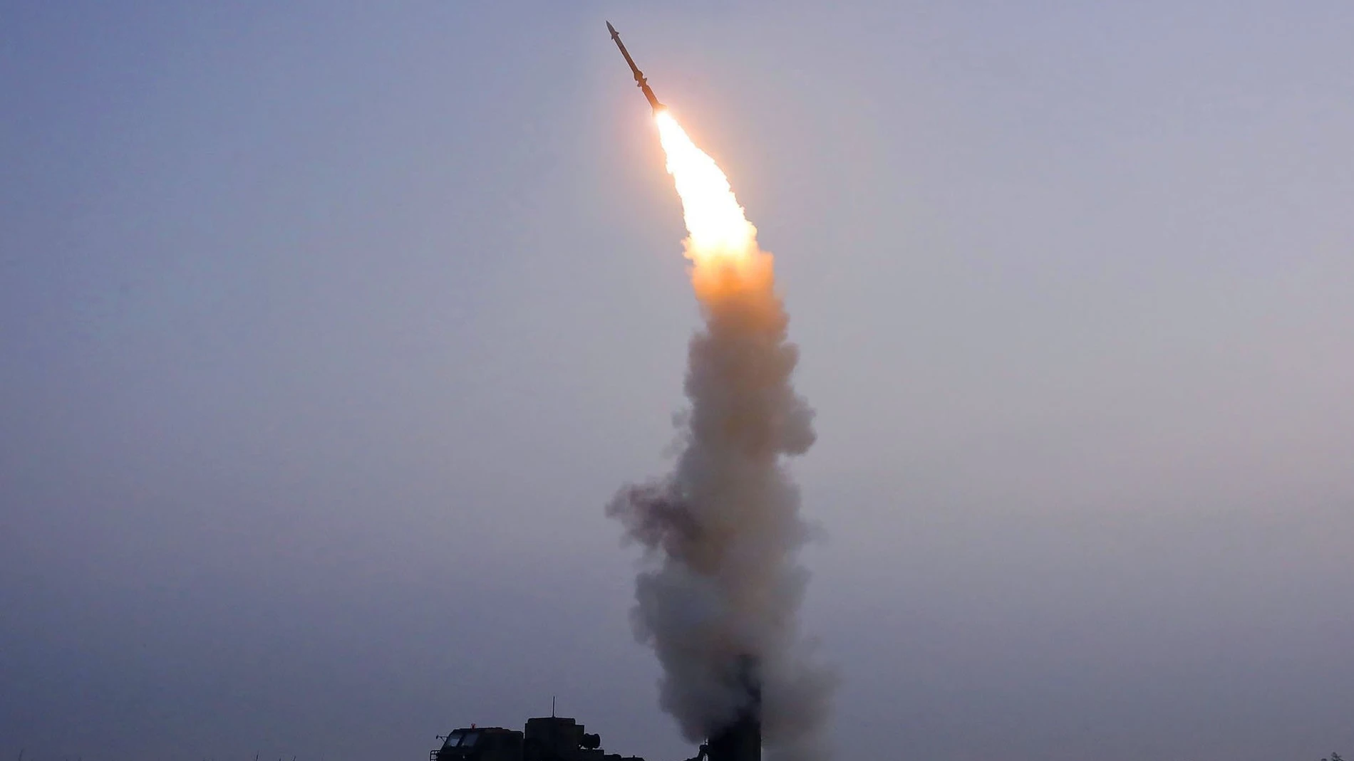 Lanzamiento de un misil de Corea del Norte el 30 de septiembre de 2021