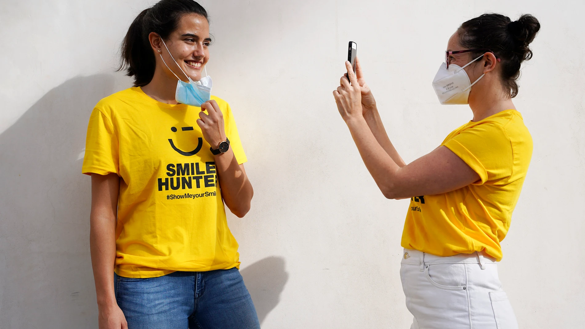 "Los Cazadores de Sonrisas" se despliegan por el Campus de IE University