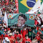  Miles de personas toman las calles de Brasil para pedir la dimisión de Bolsonaro 