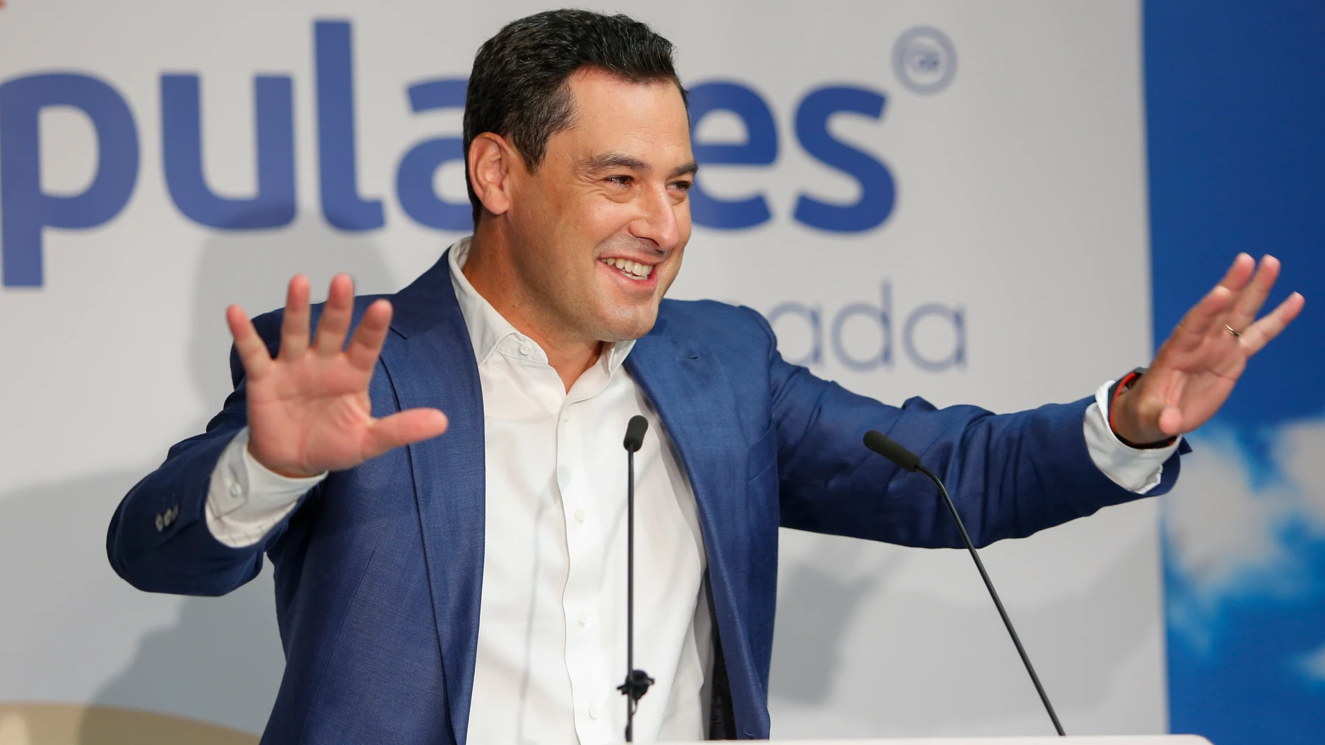 El presidente del PP-A y de la Junta de Andalucía, Juanma Moreno, interviene en la reunión de la Junta Directiva autonómica del partido en Granada. Álex Cámara / Europa Press