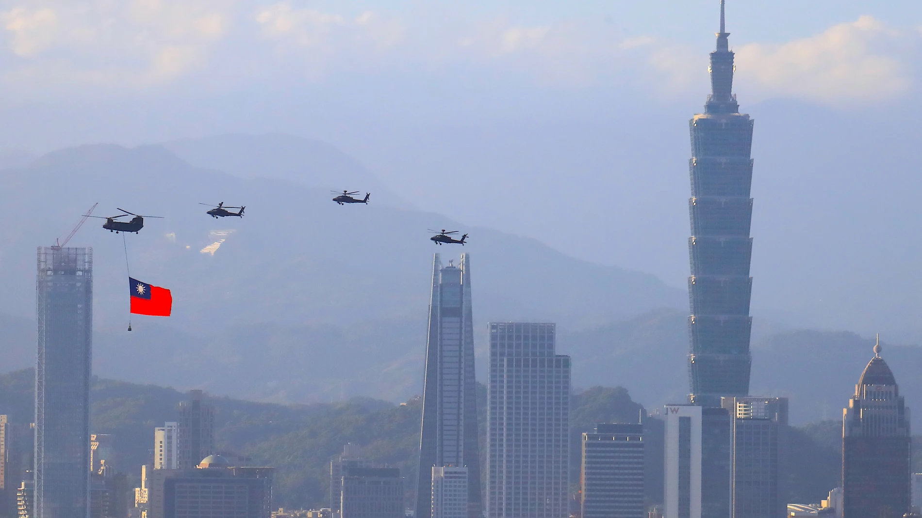 Exhibición de los aviones militares taiwaneses en el Día Nacional de Taiwán