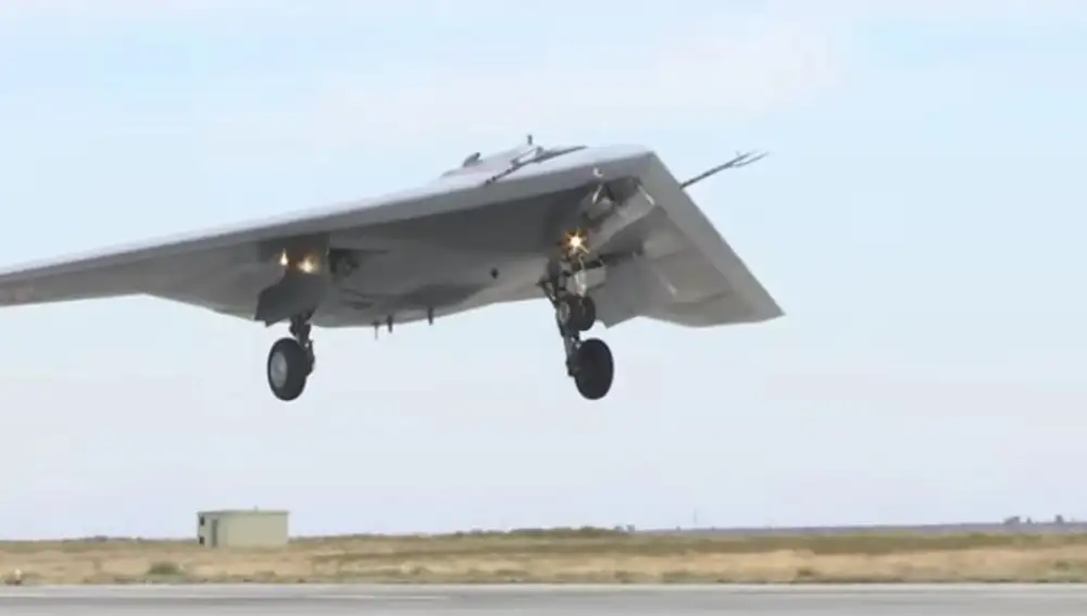 El dron de ataque Ojótnik durante las primeras pruebas de vuelo en 2020