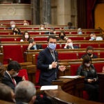 El president de la Generalitat, Pere Aragonès, interviene en la segunda sesión del Pleno en el Parlament de Cataluña, a 6 de octubre de 2021.