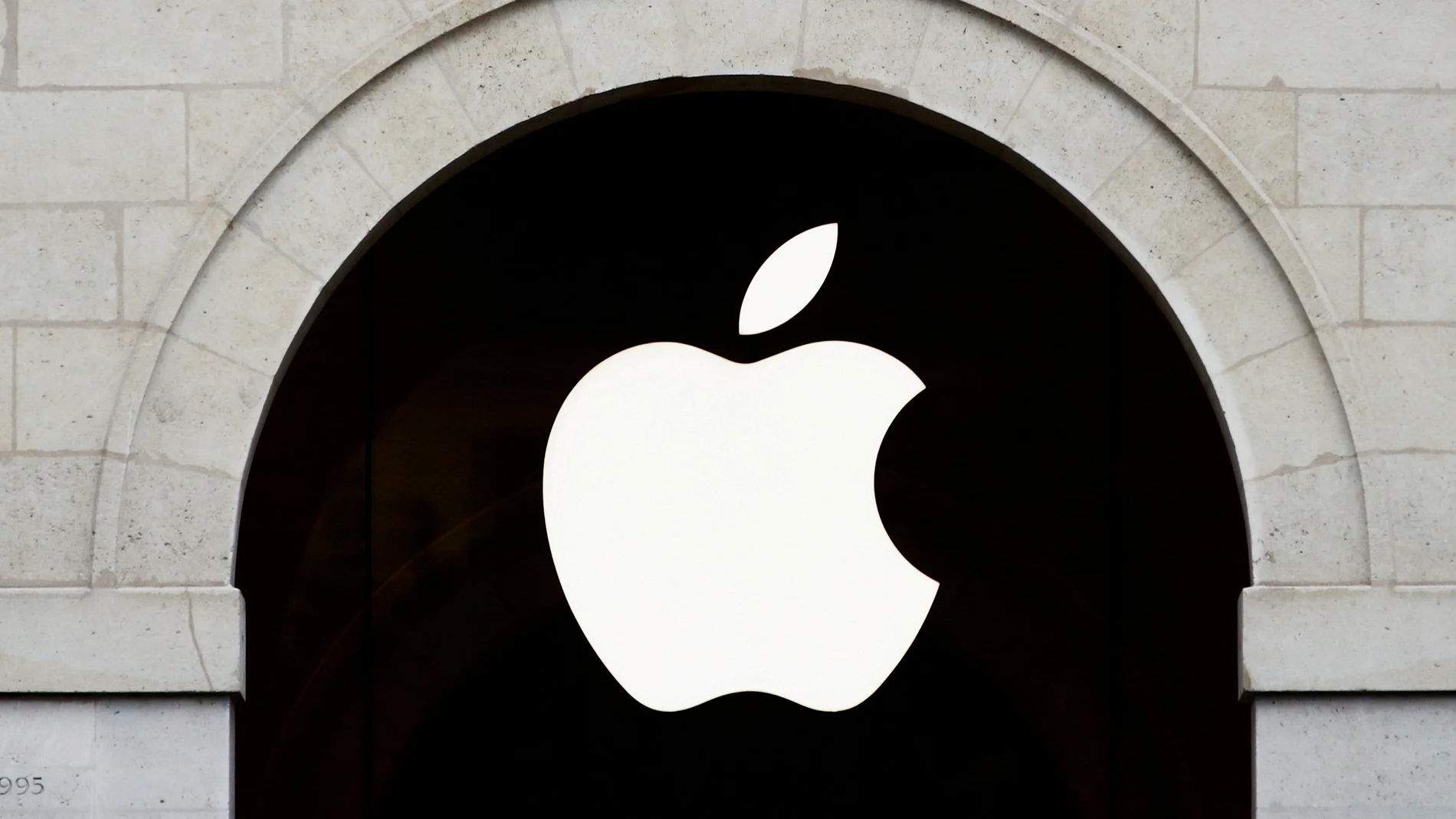 Logo de Apple en un establecimiento de la compañía norteamericana