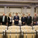 El presidente de la Junta de Castilla y León, Alfonso Fernández Mañueco, asiste a la presentación de 'Esencia Matarromera' junto al bodeguero Carlos Moro. Javier izquierdo, Jesús Julio Carnero o Fernando Miranda, entre otros