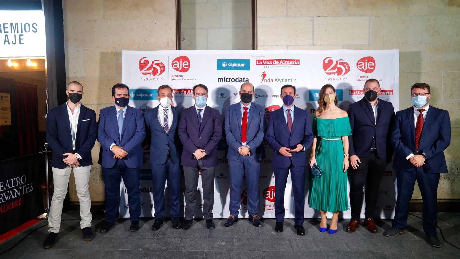 Foto de familia de la gala de AJE 2021 en Almería