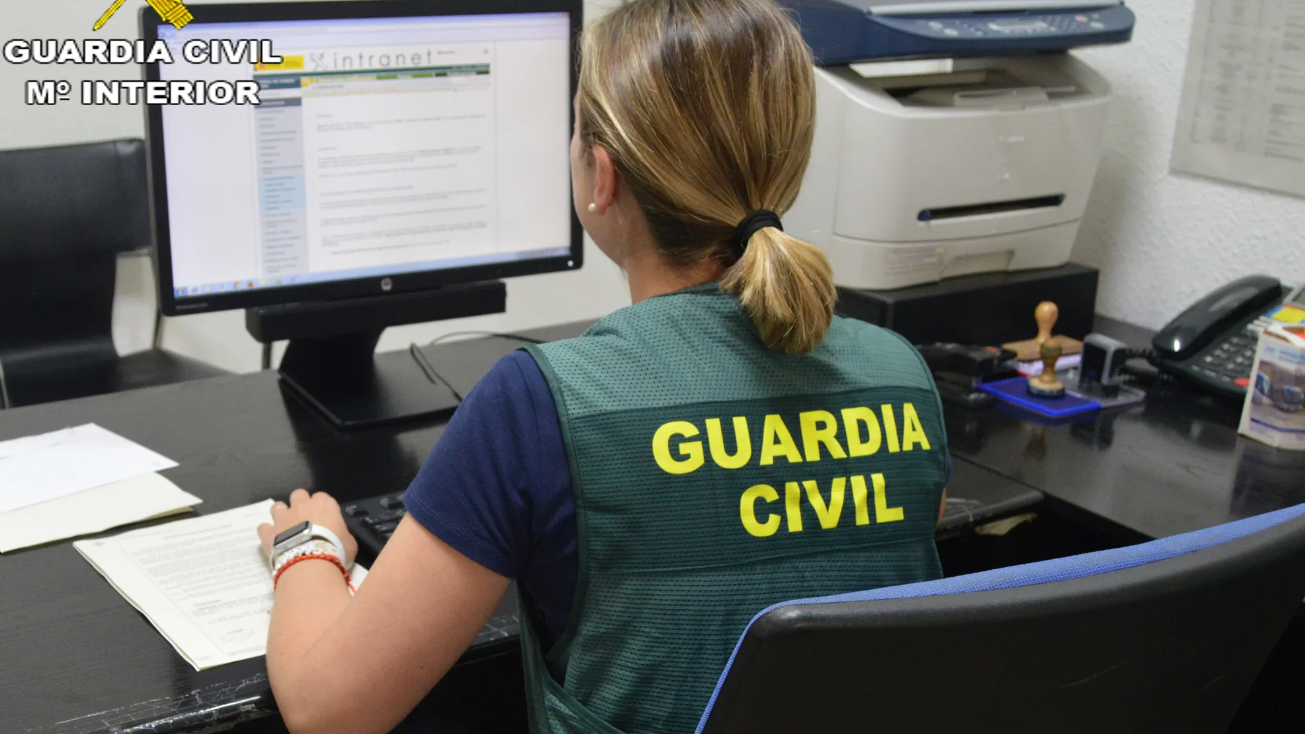La Guardia Civil ha detenido a un matrimonio acusado de estafar a su cliente
