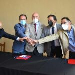 El consejero Jesús Julio Carnero tras firmar el acuerdo para la modernizacion de regadíos en Hinojosa del Campo (Soria)