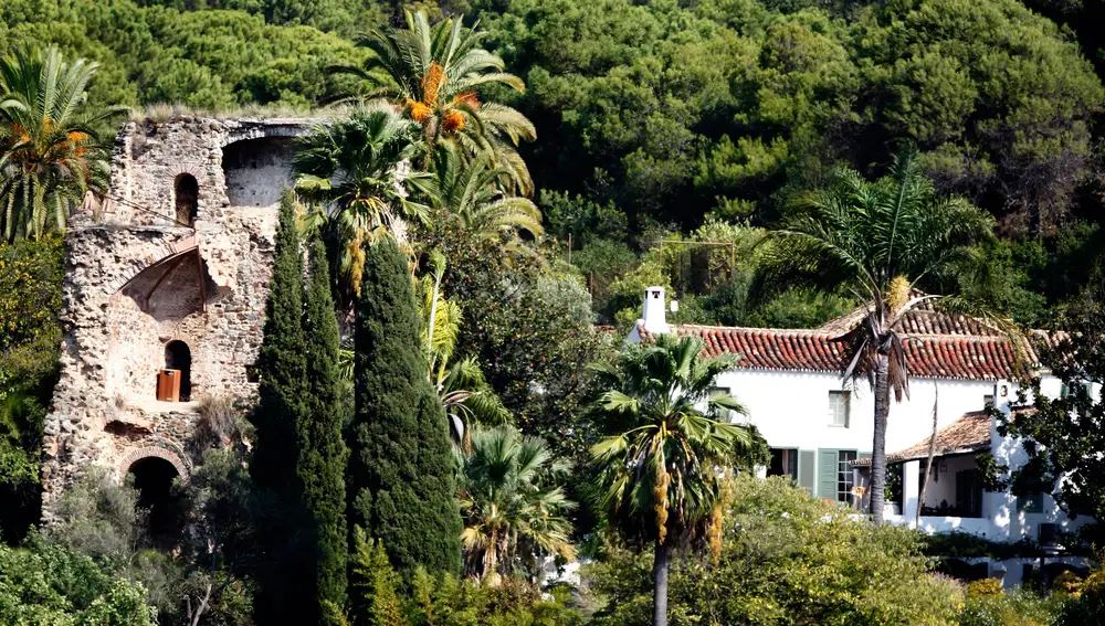 Vista de la lujosa villa en Benahavis (Málaga), donde el Primer Ministro de Inglaterra Boris Jhonson, pasa unos días de vacaciones. EFE/ Jorge Zapata
