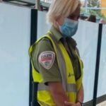 Marta Domínguez, como vigilante de seguridad en la estación de tren de Palencia