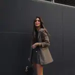 Rocío Osorno con botas de Zara.