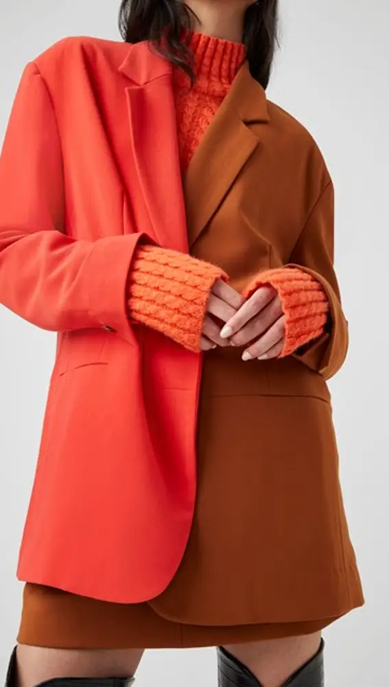 Blazer naranja.