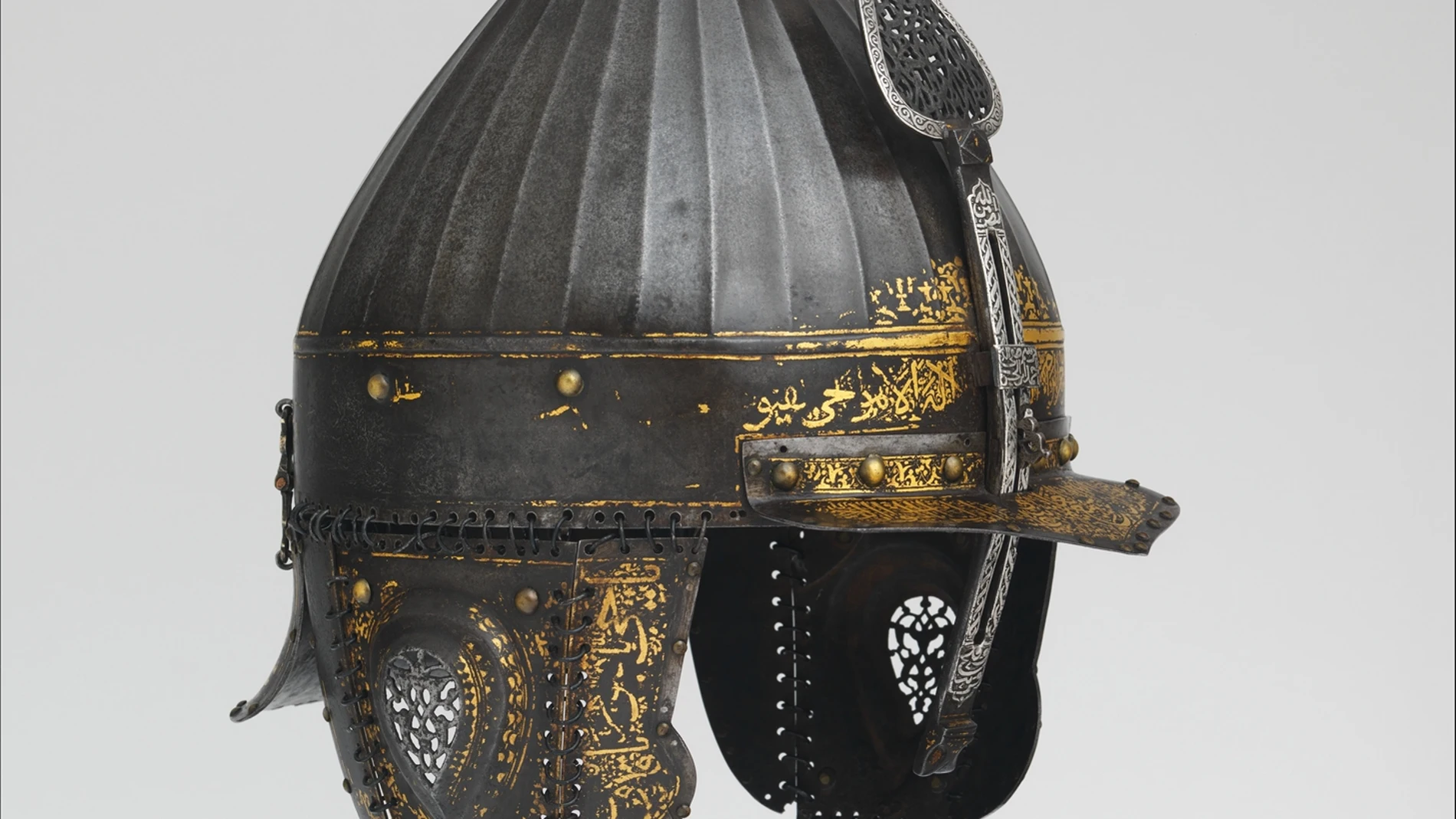 Muestra de unos de los cascos empleados por el Imperio otomano en el siglo XVI