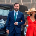 El portavoz parlamentario de Vox en el Congreso, Iván Espinosa de los Monteros y su mujer, la diputada de Vox Rocío Monasterio